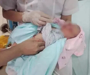 Lý giải về sự sống sót kì diệu của em bé bị bỏ rơi ở hố ga 3 ngày giữa trời nóng 40 độ