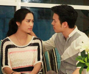 Bị chồng cũ bỏ rơi phũ phàng vì 'không biết đẻ', 3 năm sau trước ngày tái hôn, anh đột ngột tặng vợ cũ một chùm chìa khóa khiến cô lặng người