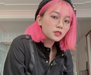 Soi ảnh cute thời 'mẫu giáo' của MisThy, đã thế lại còn dậy thì đúng chuẩn thành công!