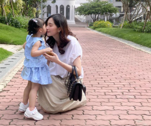 Lộ nhan sắc Hoa hậu Đặng Thu Thảo sau 3 tuần sinh con trai