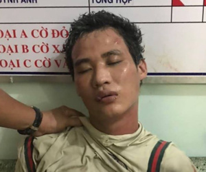 Giải cứu hai mẹ con bị thanh niên nghi 'ngáo đá' khống chế
