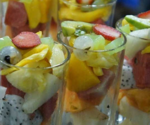 Vỉa hè trà chanh lên giá 15 ngàn, quán cafe thu 100 ngàn/cốc sữa chua