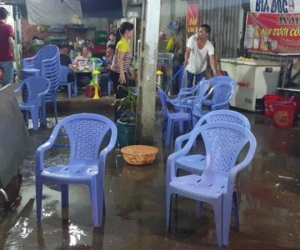 Mời bia người lạ, thanh niên bị chém gần đứt 2 bàn tay