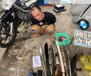 Thu giữ cả 'kho vũ khí' trong 'hang ổ' nhóm buôn ma tuý