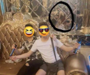 Nói dối vợ đi hát karaoke 'toàn đực rựa', anh chồng gửi ảnh chứng minh kiểu 'lạy ông tôi ở bụi này' khiến dân tình cạn lời