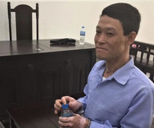 Tử hình kẻ thiêu chết con riêng của vợ