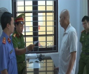 Bắt tạm giam chủ quán cà phê Bố Già ở Huế