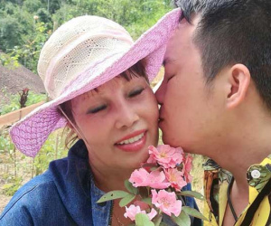 Cô dâu Cao Bằng 62 tuổi xuất hiện với diện mạo mới cực lạ sau cuộc đại phẫu trẻ hóa