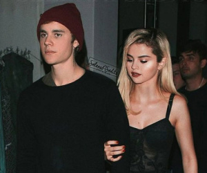 Truyền thông Mỹ đồng loạt đưa tin chấn động: Justin Bieber bị cáo buộc hiếp dâm 2 người phụ nữ trong lúc hẹn hò Selena Gomez