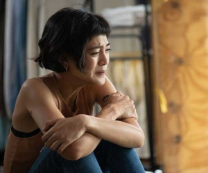 Ngày tôi dẫn người yêu đến ra mắt, anh bất ngờ ghé tai mẹ tôi hỏi nhỏ: 'Bác có thấy xấu hổ không?' khiến bà đứng như trời trồng