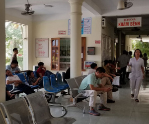 32 y bác sĩ Bệnh viện giao thông vận tải Hải Phòng ngừng việc do bệnh viện nợ lương, trợ cấp