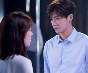 Tậu ô tô tỷ bạc nhưng vợ chưa một lần bước chân lên xe, chồng tức tối chất vấn thì nhận về câu trả lời khiến anh hổ thẹn cúi đầu