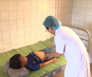 85 học sinh nhập viện nghi ngộ độc thức ăn
