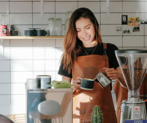 Minh Tú từ chuyến công tác 4 ngày hóa 6 tháng mắc kẹt tại Bali: Chỉ uống cafe gói, không dám nhận hỗ trợ từ fan quốc tế