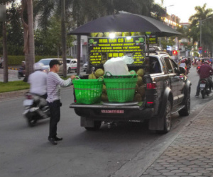 Ông chủ của 'Ford Ranger Ngọc sầu riêng': Đem xe tiền tỷ đi bán sầu rong, lời 2 triệu/ngày