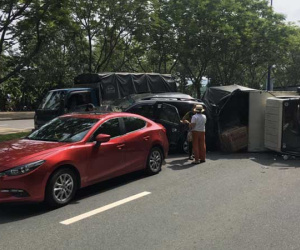 TP.HCM: Tai nạn liên hoàn giữa 4 xe ô tô, 2 cháu bé may mắn thoát chết