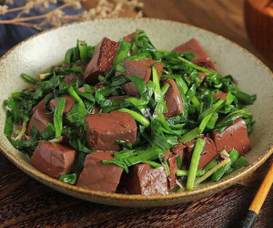 Lương y tiết lộ loại rau rẻ tiền nhưng ĐẠI BỔ: Phụ nữ ăn nhiều suốt đời chẳng sợ viêm nhiễm, lại giúp chồng 'sung mãn' đến bất ngờ