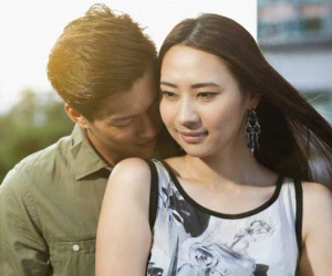 Trở về sau chuyến công tác dài, chồng phát hiện trong nhà chỉ có 1 lọ muối vừng còn tủ lạnh trống trơn, phản ứng của anh sau khi biết nguyên do khiến cô vợ bật khóc