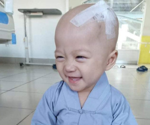 Em bé 14 tháng tuổi mang trong mình 2 loại ung thư: 'Chừng nào còn được nhìn thấy nụ cười của con, chúng tôi còn cố gắng'