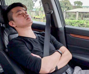 Vì sao đi ô tô gây buồn ngủ?