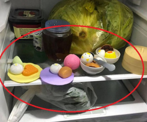 Mở tủ lạnh ở nhà, cô gái bất ngờ với những thứ có ở bên trong, dân mạng chỉ ra lỗi 'sai sai'