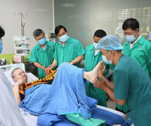 CLIP: Phi công người Anh rạng rỡ tiếng cười trước giờ về nước