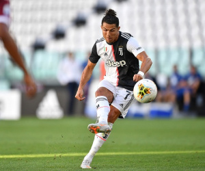 Chiêm ngưỡng lại pha đá phạt thành bàn đầu tiên của Ronaldo sau.. 43 lần đá hỏng