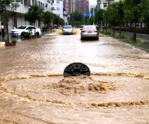 Miền Nam Trung Quốc tiếp tục đợt mưa lớn, Vũ Hán báo động đỏ