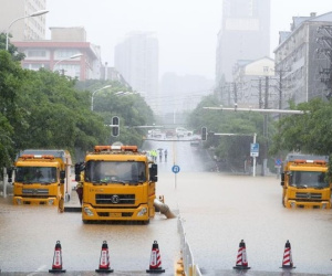 Mưa lũ Trung Quốc: Hồ Bắc báo động đỏ, 1 huyện ở An Huy hủy thi đại học