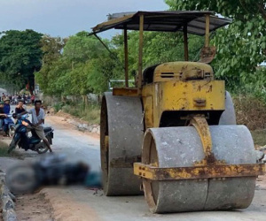 Nữ công nhân bị xe lu cán tử vong