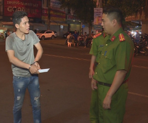 Nghi can đâm gục thanh niên trong quán cà phê ra đầu thú