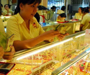 Thế giới biến động, USD giảm sâu, vàng vượt xa 50 triệu/lượng