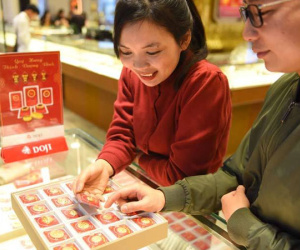 Giá vàng hôm nay 8/7: Vượt 50 triệu/lượng, tiếp tục đi lên