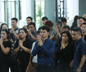 Xuân Bắc cùng nhiều diễn viên đến tiễn biệt NSƯT Hoàng Yến