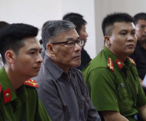 Những ám ảnh đọng lại sau phiên xử anh trai sát hại cả gia đình em gái