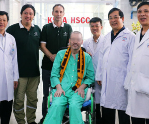 Chuyến bay đưa phi công người Anh về quê hương: 'Chúng tôi phải đo đạc đến từng cái chân ghế'