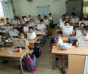 Chánh văn Hoàng Anh Tú nói về cậu bé duy nhất trong lớp không có giấy khen: Phải thừa nhận rằng con chúng ta đang dốt nhất lớp, lười nhất lớp