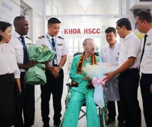 Video: Phi công Anh cảm ơn Việt Nam trong ngày xuất viện