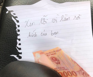 Đi học về thấy gương xe bị gãy, nam sinh nhận được lời xin lỗi không thể đáng yêu hơn của 'thủ phạm'