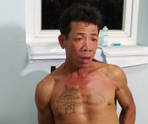 Khống chế đối tượng dùng dao chém công an phường