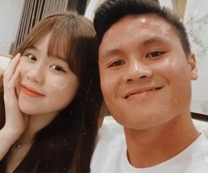 Sau chuỗi ngày dài sóng gió triền miên, Quang Hải và bạn gái Huỳnh Anh lại xuất hiện bên nhau cực tình tứ