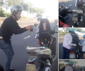 Thấy 2 mẹ con đứng lơ vơ giữa đường vì hết xăng, nam thanh niên lập tức có hành động giúp đỡ khiến dân tình đổ rần rần vì quá 'cute'