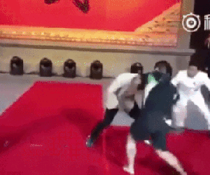 'Đánh Thái Cực - đả Vịnh Xuân', võ sĩ đình đám Từ Hiểu Đông bị 'xóa tên' tại Trung Quốc