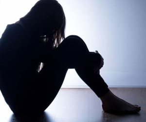 Bé gái 12 tuổi bị mẹ nuôi ép lấy người đàn ông 45 tuổi đã có 3 vợ, lý do đằng sau càng khiến mọi người xót xa