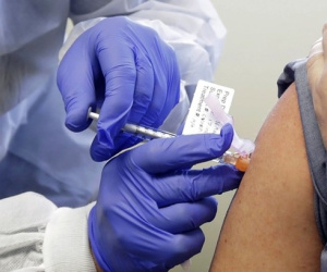 Ba nước cáo buộc tin tặc Nga đánh cắp vaccine Covid-19
