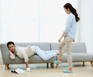 Phía sau những câu hỏi của người vợ trên Facebook là một anh chồng vô dụng sống ảo!