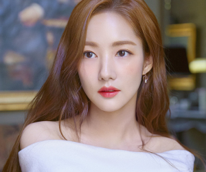 Đẹp sang chảnh nhưng Park Min Young chỉ dùng son dưỡng bình dân chưa đến 100k, chị em mua theo ngay thôi!