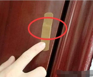 Tại sao người thông minh đặt băng urgo vào phòng ngủ? Biết tác dụng tôi đã làm theo ngay