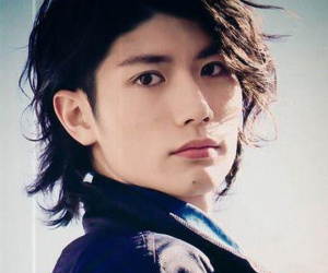 Rơi nước mắt trước tâm thư của mỹ nam Haruma Miura trước khi tự tử: '30 tuổi liệu bạn có hạnh phúc mỗi ngày?'