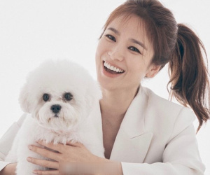 Song Hye Kyo lần đầu lộ diện sau tin đồn Song Joong Ki hẹn hò nữ luật sư, nhan sắc và biểu cảm gây chú ý